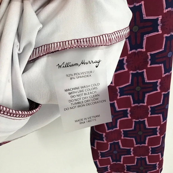 William Murray Women’s Golf Chip Shot Burgundy Pullover 1/4 Zip NWT Size Small - Picture 8 of 8